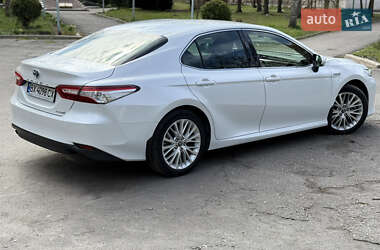 Седан Toyota Camry 2019 в 