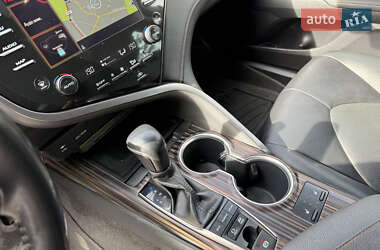 Седан Toyota Camry 2019 в 