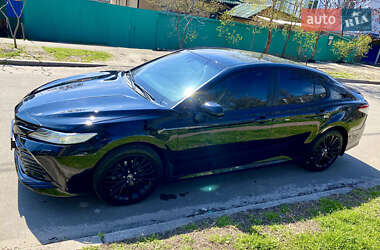 Седан Toyota Camry 2018 в 