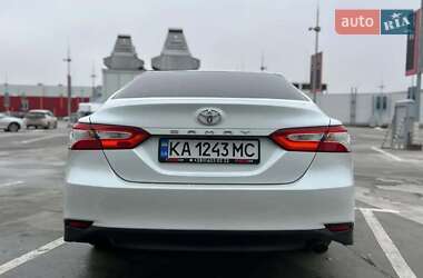 Седан Toyota Camry 2019 в 