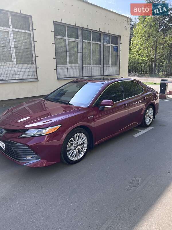 Седан Toyota Camry 2018 в 