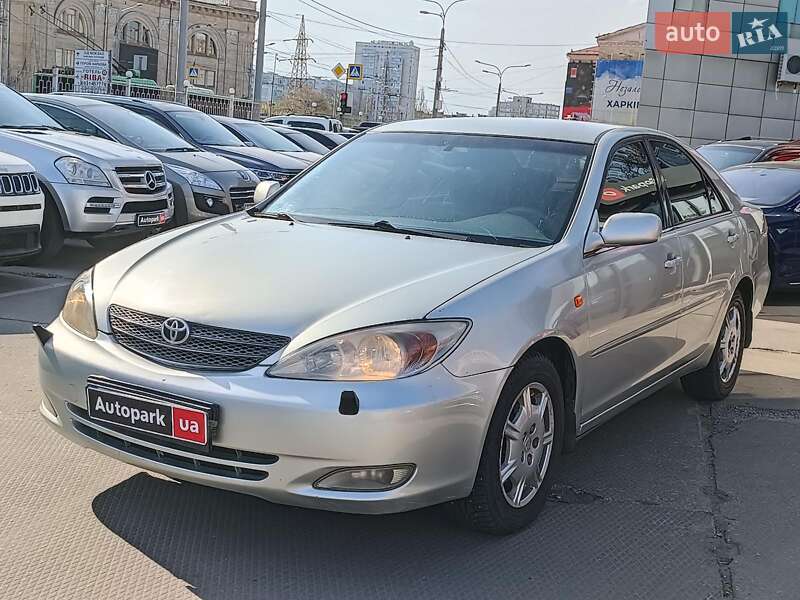 Седан Toyota Camry 2003 в 