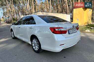 Седан Toyota Camry 2012 в 