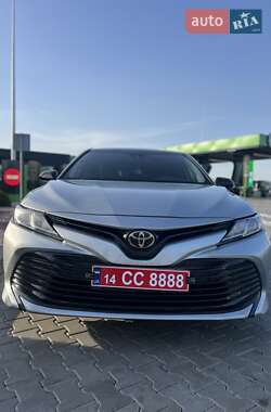 Седан Toyota Camry 2018 в 