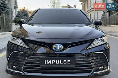 Седан Toyota Camry 2024 в 