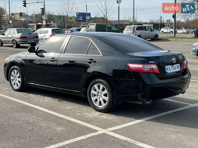 Седан Toyota Camry 2006 в Луцьку