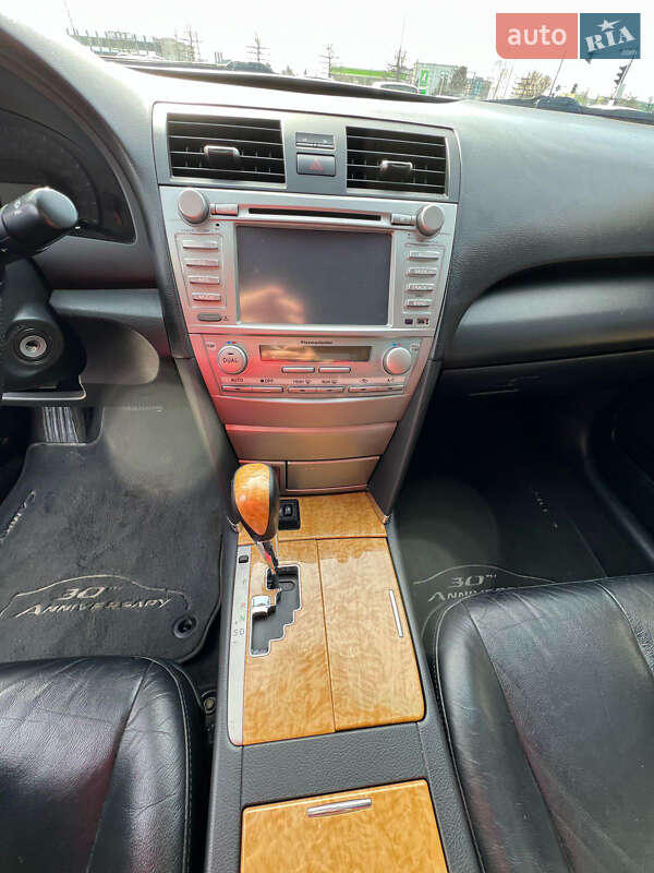 Седан Toyota Camry 2006 в Луцьку