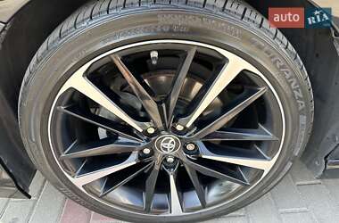 Седан Toyota Camry 2019 в 