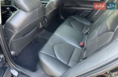 Седан Toyota Camry 2019 в 