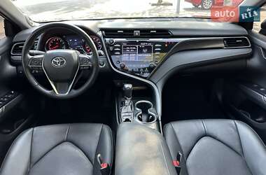 Седан Toyota Camry 2019 в 