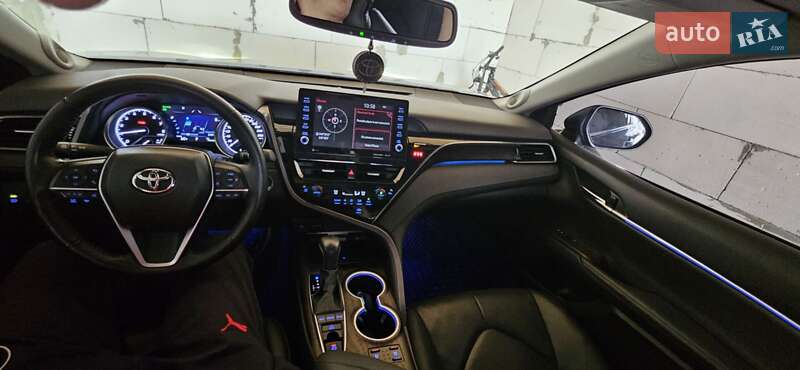 Седан Toyota Camry 2022 в Умані