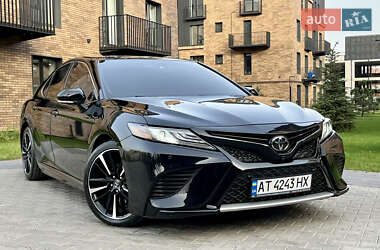 Седан Toyota Camry 2017 в Ивано-Франковске