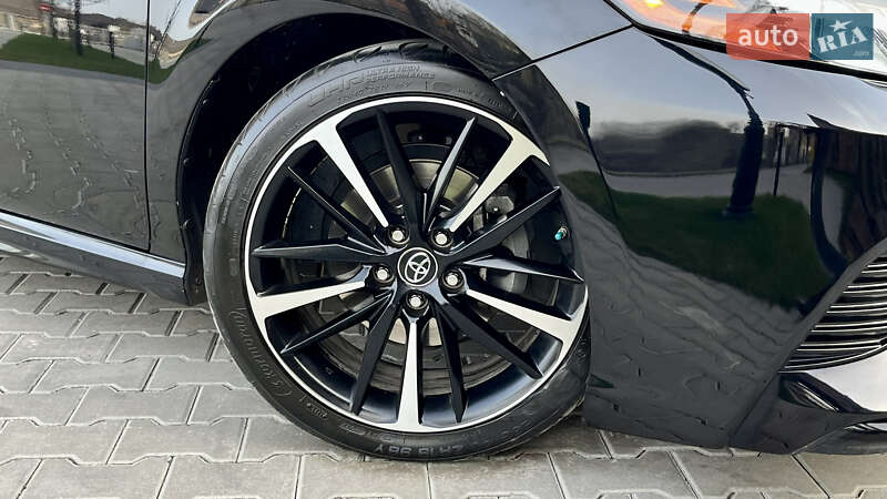 Седан Toyota Camry 2017 в Івано-Франківську