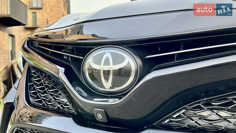 Седан Toyota Camry 2017 в Івано-Франківську