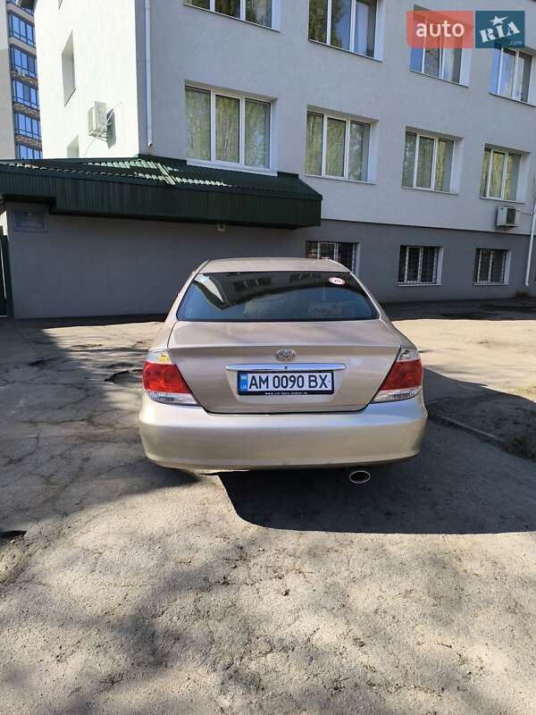 Седан Toyota Camry 2005 в Житомирі