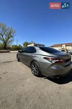 Седан Toyota Camry 2021 в 