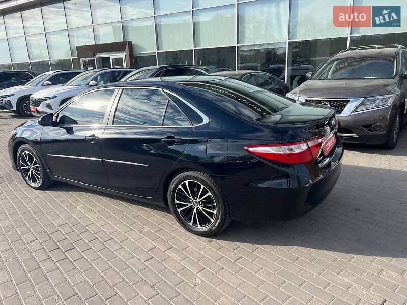 Седан Toyota Camry 2015 в Полтаві