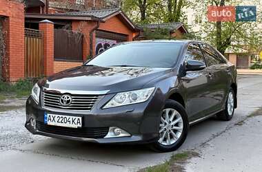 Седан Toyota Camry 2013 в 
