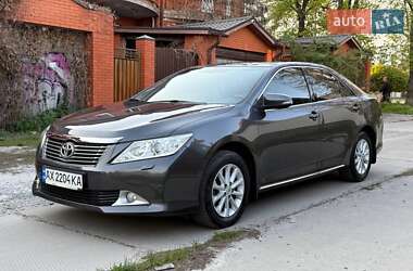 Седан Toyota Camry 2013 в Харькове