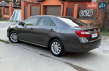 Седан Toyota Camry 2013 в 