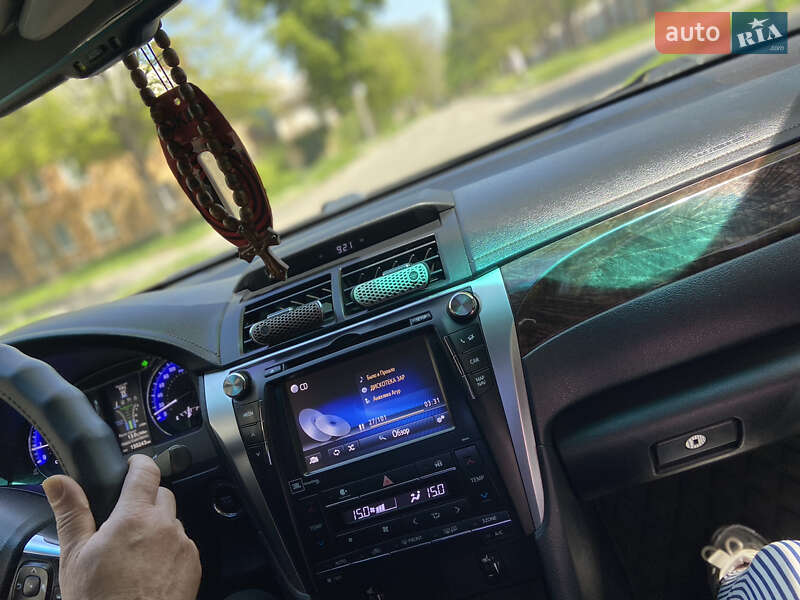 Седан Toyota Camry 2014 в Дніпрі