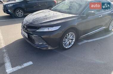 Седан Toyota Camry 2018 в 
