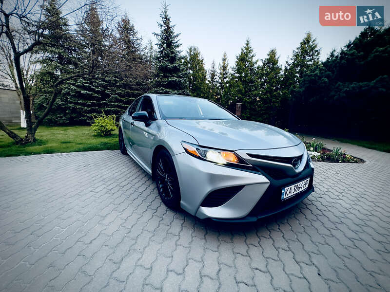 Седан Toyota Camry 2020 в 