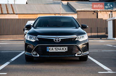 Седан Toyota Camry 2015 в 