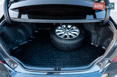 Седан Toyota Camry 2015 в 