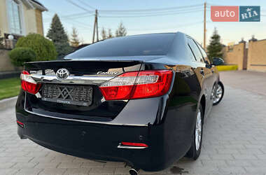 Седан Toyota Camry 2011 в 