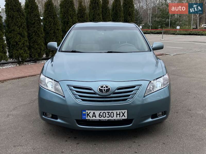Седан Toyota Camry 2009 в Киеве