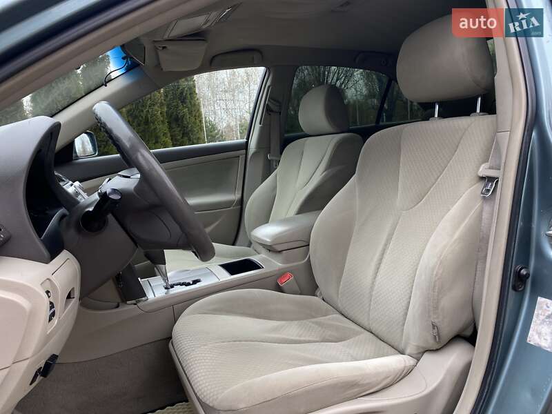 Седан Toyota Camry 2009 в Киеве