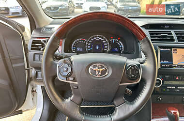 Седан Toyota Camry 2012 в 