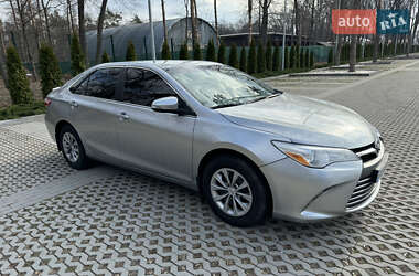 Седан Toyota Camry 2017 в 