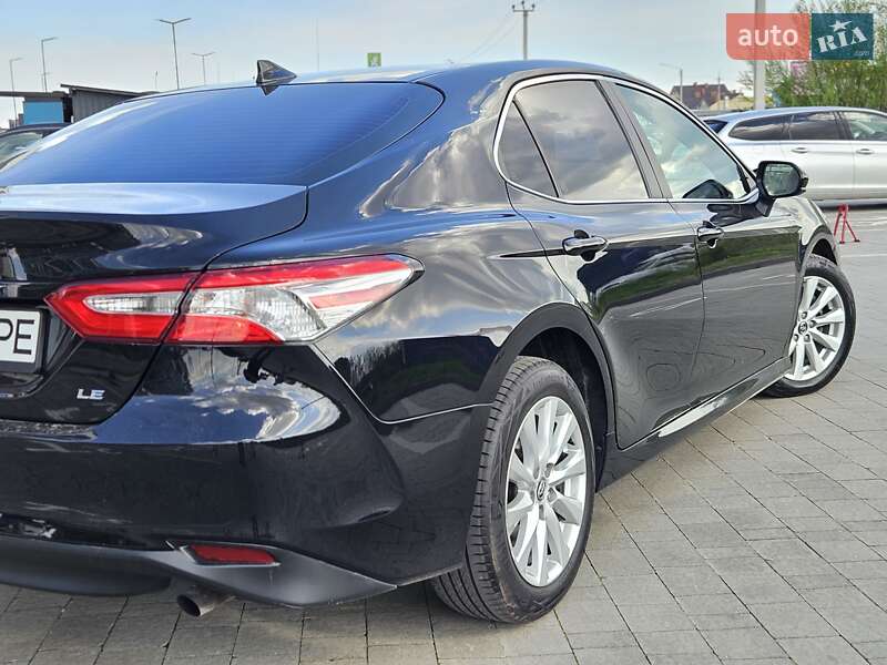 Седан Toyota Camry 2019 в Львові