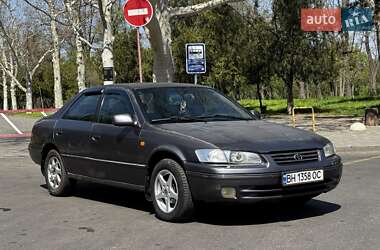 Седан Toyota Camry 1998 в 