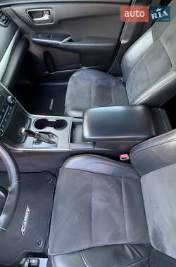 Седан Toyota Camry 2017 в 