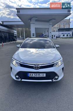 Седан Toyota Camry 2015 в 