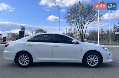 Седан Toyota Camry 2015 в 