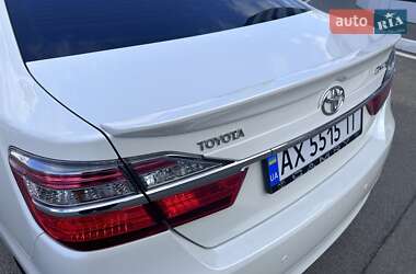 Седан Toyota Camry 2015 в 