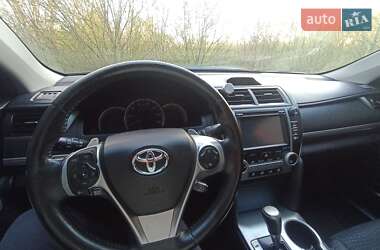 Седан Toyota Camry 2014 в Харкові