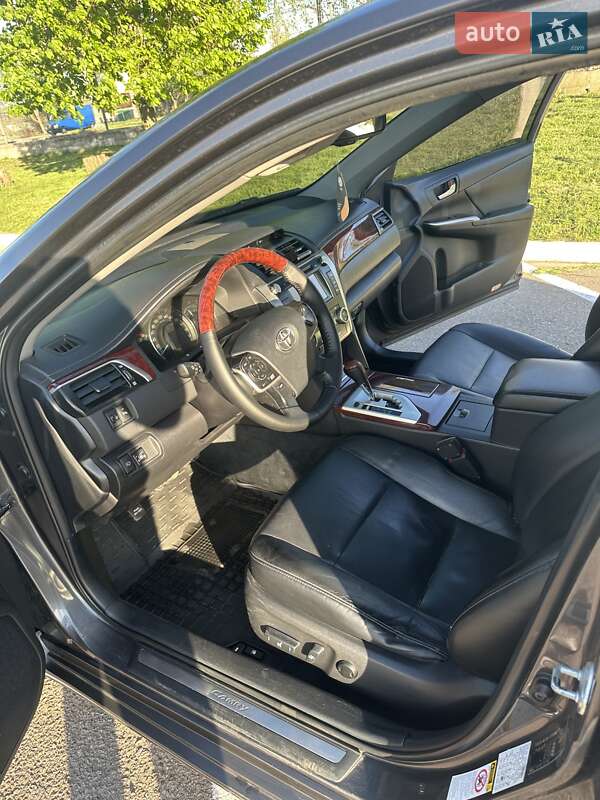Седан Toyota Camry 2012 в Житомире