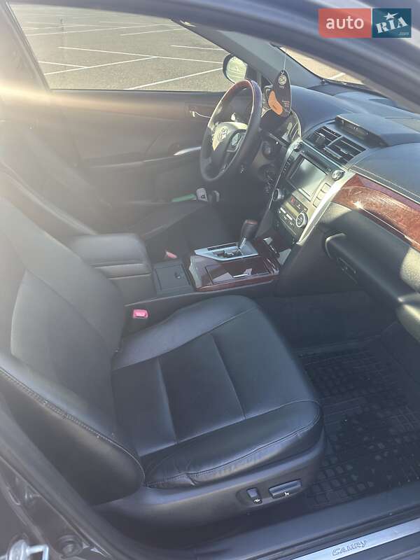 Седан Toyota Camry 2012 в Житомире