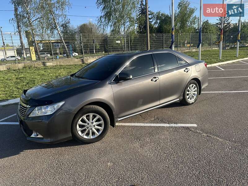 Седан Toyota Camry 2012 в Житомире