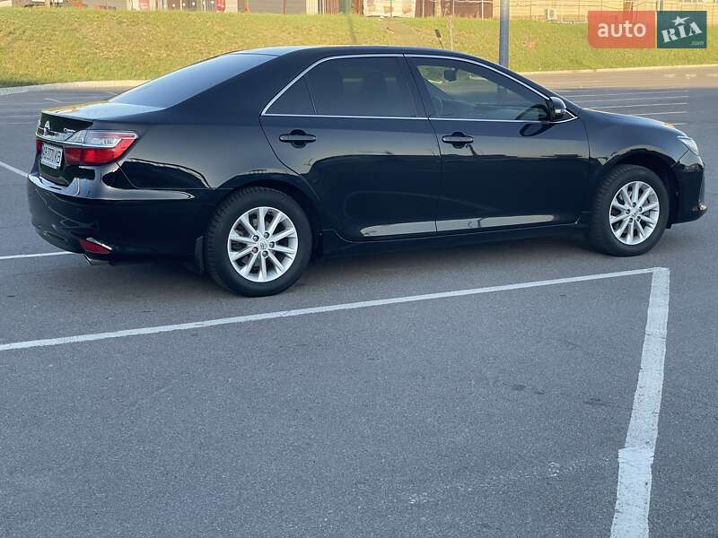 Седан Toyota Camry 2015 в Виннице