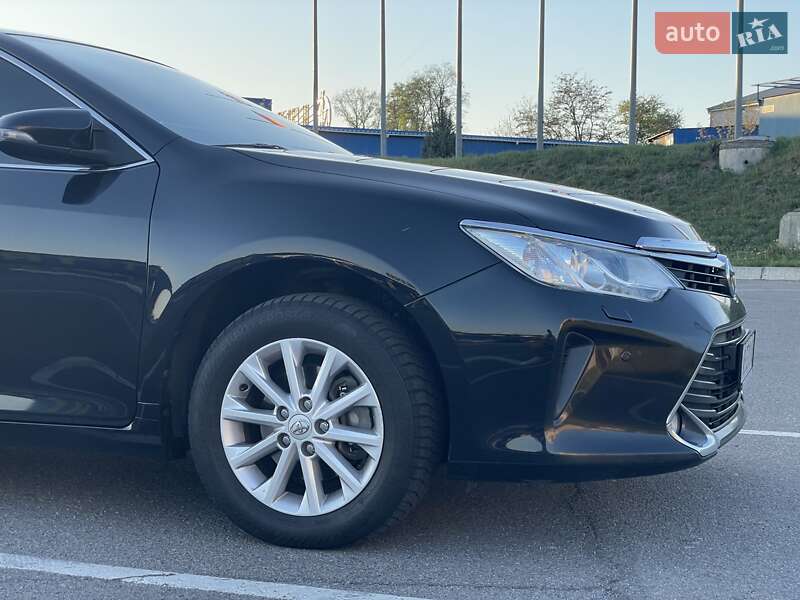 Седан Toyota Camry 2015 в Виннице