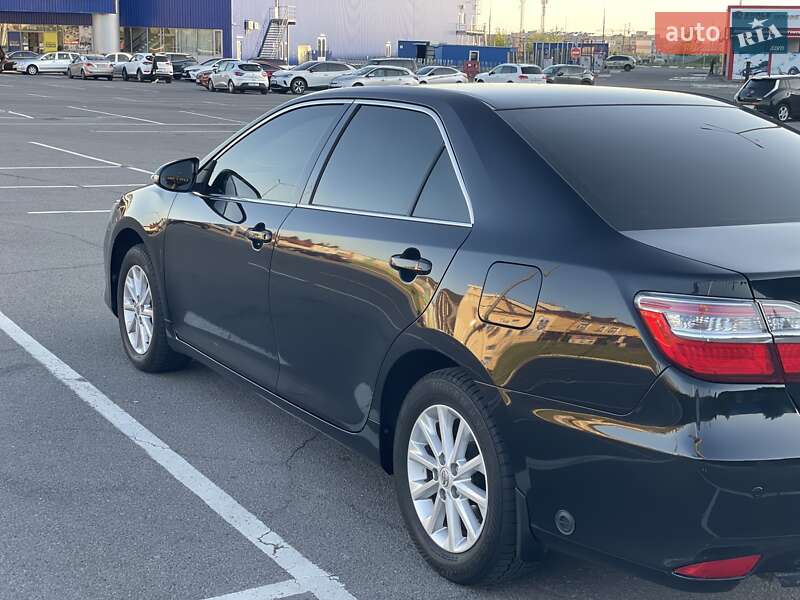 Седан Toyota Camry 2015 в Виннице