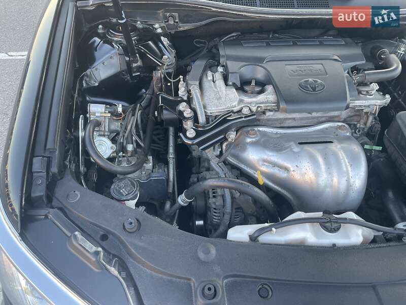 Седан Toyota Camry 2015 в Виннице