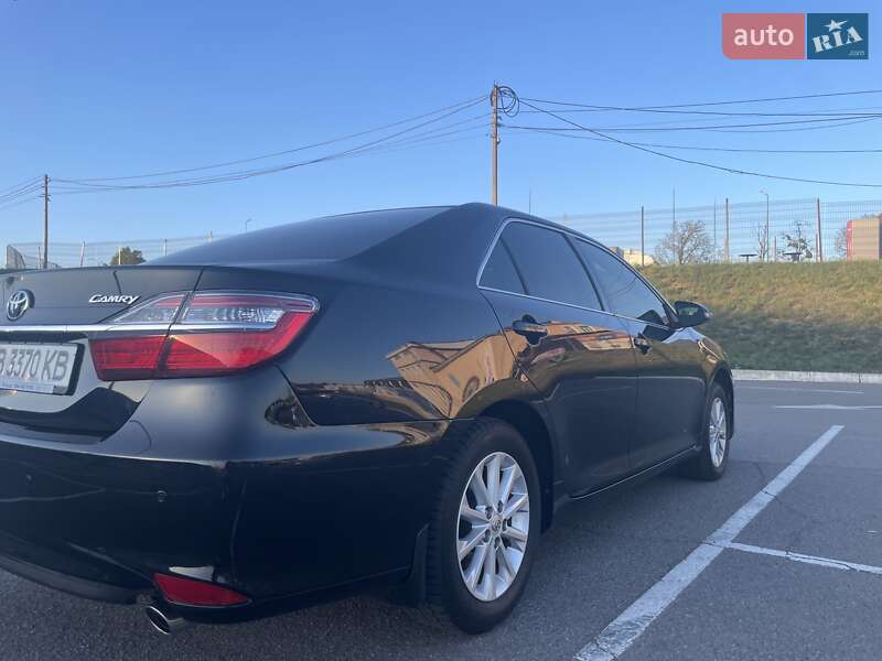 Седан Toyota Camry 2015 в Виннице