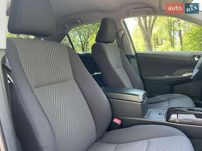 Седан Toyota Camry 2015 в Виннице